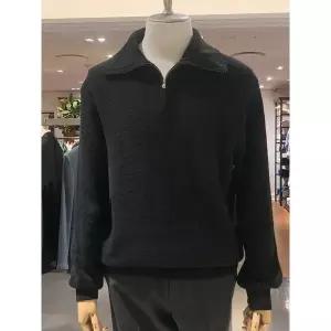 킨록바이킨록앤더슨 24년 FW 블랙 울 혼방 반집업 니트 JIW35 ？ 923184