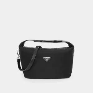 프라다 MUST IT_ 26FW 삼각로고 리나일론 탑핸들 여성 토트백 1BC302 RDLN F0632