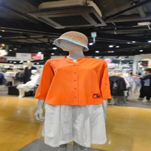 베네통 프룻 자수 블라우스 BABL57531 631692