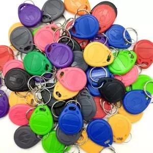 50pcs T5577 재기록 가능 125KHz RFID 키 Fob EM4305 복사 쓰기 재작성 중복 태그 근접 토큰 Keyfobs