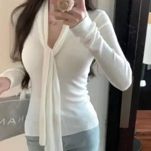 롱 긴팔 오피스룩 스카프 타이 니트 슬림핏 V넥 여자