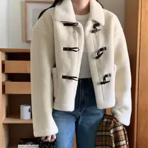 스터닝팩토리 부클 양털 더플 숏자켓 여성 겨울 데일리 따뜻한 아우터 부클자켓 덤블자켓 숏코트