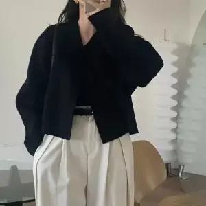 자켓 재킷 여성 브이넥 숏 모직 코트 슬림해보이는 루즈핏 코디하기 스타일 하이엔드 패션 가을 겨울