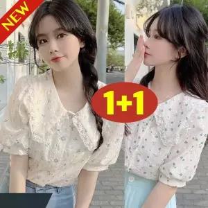 1+1 여성 플라워 프린트 어깨 퍼프 프렌치 숄카라 블라우스 여름 편한 반팔 시원한 입체 레이스 트리밍 패