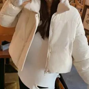 [하프클럽/셀러허브_여성트랜드패션]골덴 코듀로이 하이넥 숏패딩 크롭 여