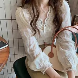 여성 레이스 블라우스 브이넥 프릴 셔링 블라우스 벌룬소매