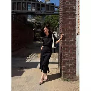 [하프클럽/더아이잗](더아이잗) 슬릿 백 밴딩 머메이드 스커트 ISTP0SK442