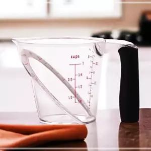위에서보는사선계량컵앵글플라스틱비커250ml