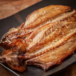 노르웨이 반건조 담백고소 왕특대 고등어 3미 1kg
