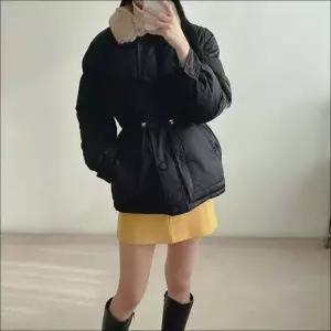 [라일리여성의류] Rly 여성 겨울 허리라인 스트링 숏패딩 털카라 점퍼