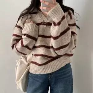 [라일리여성의류] Rly 오픈카라 클래식 데일리 스트라이프 니트