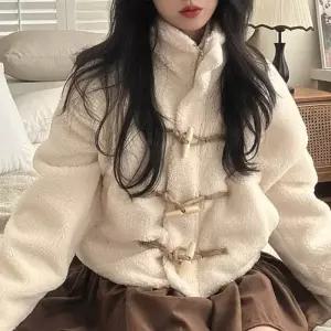 [라일리여성의류] Rly 겨울 데이트 룩 여성 떡볶이 단추 양털 뽀글이