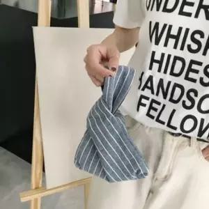 오너클랜 쇼퍼백 모던 고급스러운 가을겨울 외출 모임룩 미니멀 가을신상