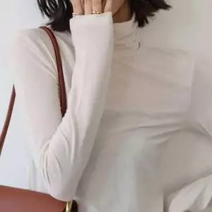 스터닝팩토리 여성 20 대 룩 컬러웨이 강조 레이어드룩 목티셔츠 포인트목티 20대 스탠다드터틀넥이너