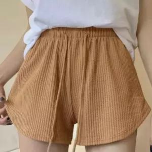 쿨해 보이는 허리밴딩 숏팬츠 트렌디한 패턴