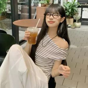 오프숄더 크로스넥 줄무늬 슬림 크롭티 스트라이프 여자 여름 상의