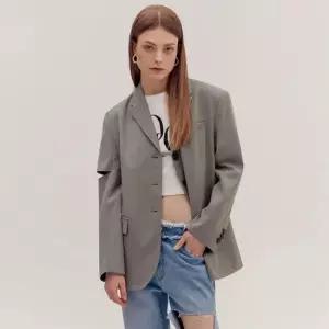 오아이오아이컬렉션 SLIT JACKET [CHARCOAL]