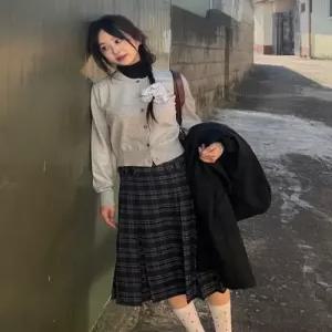 와키윌리 [26SS] 우먼스 릴리와펜 라운드넥 가디건 라이트 그레이 WA2601CD51LG