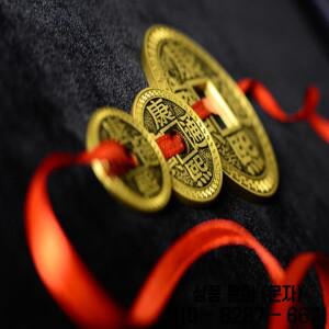LuohanQian 중국 동전 세트 5 + 2 쉘 (특수 효과 DVD) 마술 나타나기/사라지기 닫기 Magia Props Fun