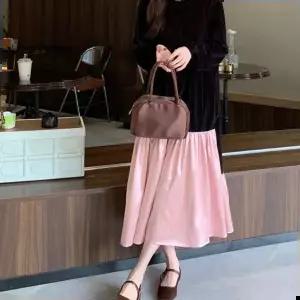 블랙 핑크 배색 활용도 좋은 벨벳 롱원피스