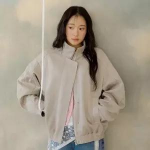 [롯데백화점]올리브데올리브 오버핏 스웨이드 블루종 점퍼 OE6XJ874