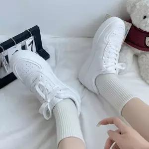 스니커즈 커플신발 흰색 데일리 운동화 남녀공용