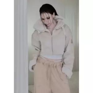 T.U.R.E 스웨이드퍼 하이넥 크롭무스탕 베이지 2370788