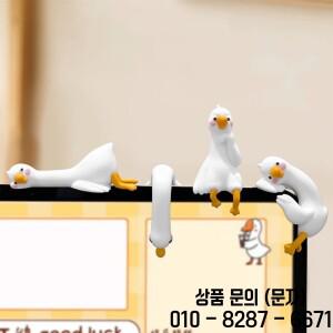 귀여운 3D 오리 피규어 미니 레진 장식품 자동차 내부 액세서리 책상 대시보드 TV 모니터 선물 아이디어