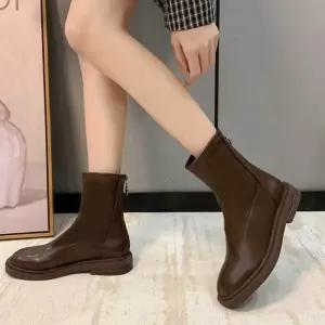 여성 겨울 데이트 미팅 소개팅 연말 모임 패션 부츠