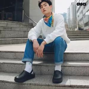 [크록스] 인모션 클로그 남자 여성슬리퍼 샌들 209964-001