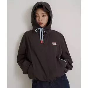 매장정품 BEANPOLE 빈폴 LADIES [HUNTER] 패커블 후드 윈드 브레이커 브라운 (BF6639K02D) BF6639K02D 2024
