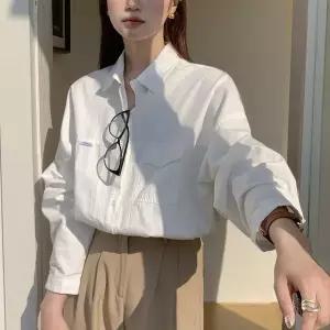 여성 데일리 화사한 봄셔츠 군살커버 여리핏 포켓 무지 심플 박스남방