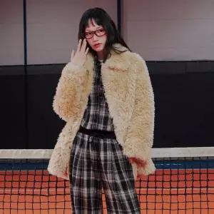 [롯데백화점]랩 페이크퍼 하프코트(AR4FJA60)