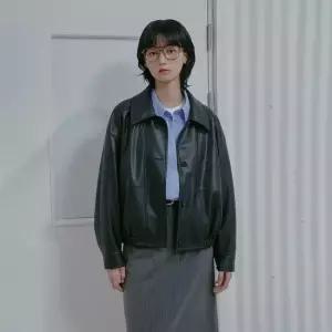 랩 LAP [인플루언서 착용]박시 카라 페이크레더 점퍼 AS1LZ260_DG