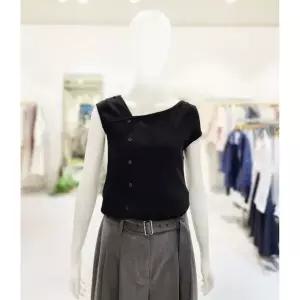 한정수량 온앤온 사이드 버튼 장식 티셔츠 NJW6ME301 2821356