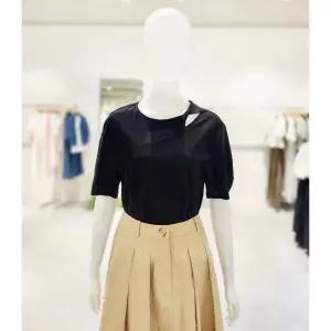 한정수량 [온앤온] 넥 트임 꼬임 포인트 티셔츠 NJW5AE709 2821165