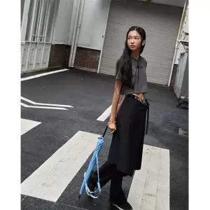 랩 (레인) 레터링 밴드 스커트(AQ7WS860)