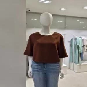베스띠벨리 라운드 넥 심플 크롭 블라우스 BLBAH1403 733662