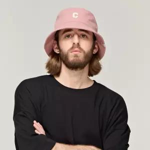 카고브로스 CB LOGO ROUND BUCKET HAT (PINK) - black