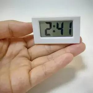 배터리 구동 미니 탁상 시계 날짜 12 시간 표시 휴대용 전자 테이블 LCD 여행 자동차 침실용 LR1130