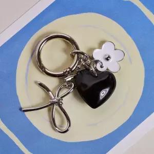 헤이 B1A4 공찬,조아람, 오마이걸 효정유빈 착용 daisy heart keyring