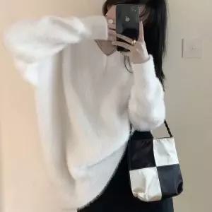 러블리 데일리 루즈핏 브이넥 밍크 퍼 니트 골지니트