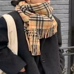 버버리 클래식 체크 캐시미어 머플러 아카이브 베이지 8076576 A7026