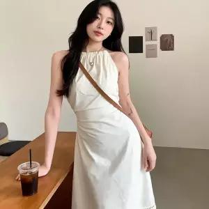 [하프클럽/]여성 슬리브리스 롱원피스 뒷허리트임 홀터넥 여름 휴가룩 하객