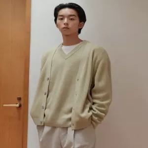 무신사 스탠다드 빅토리아 울 미니멀 리브드 브이 넥 가디건 민트 그레이 37717359