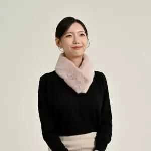 우진모피 우진모피 WJ) 코펜하겐퍼 휘메일 연핑크 양면 밍크머플러 국내생산 본사직영