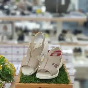 허시파피 세이브존04 여성컴포트초경량밴딩쿠셔닝(4cm)세미캐주얼 베이지샌들 3FP 032