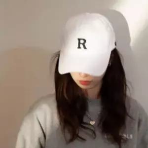 R자수 볼캡 남녀공용모자 캡모자 야구모자 데일리 스트릿 캡 캐주얼 코디