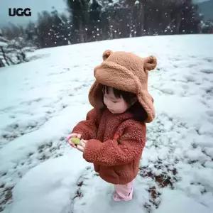 어그 UGG 키즈 트래퍼 아동 겨울 방한 곰돌이 귀달이 귀도리 모자 101500-CHE
