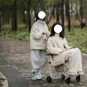바퀴달린 캠핑의자 휴대용 누울수 병원 체어 등받이 원형 헤드레스트 효도 산책